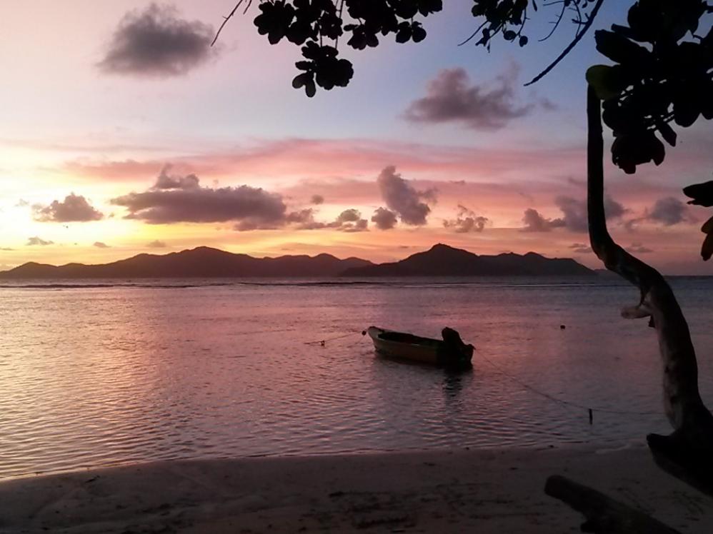 Sonnenuntergang am Anse Reunion (direkt vor Villa Creole)